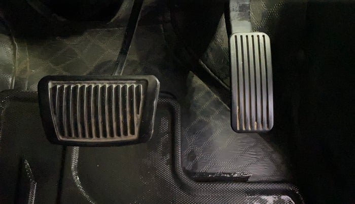 2022 Hyundai ALCAZAR 2.0 SIGNATURE (O) AT 7STR, Petrol, Automatic, 39,464 km, Pedals