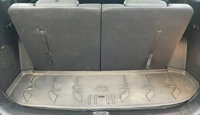 2022 Hyundai ALCAZAR 2.0 SIGNATURE (O) AT 7STR, Petrol, Automatic, 39,464 km, Boot Inside