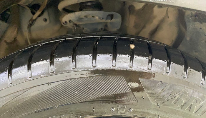 2022 Hyundai ALCAZAR 2.0 SIGNATURE (O) AT 7STR, Petrol, Automatic, 39,464 km, Right Front Tyre Tread