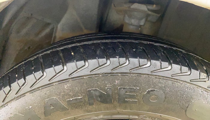 2018 Datsun Redi Go A, Petrol, Manual, 17,765 km, Right Front Tyre Tread