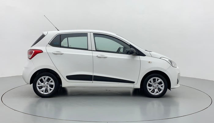 2017 Hyundai Grand i10 MAGNA 1.2 KAPPA VTVT, Petrol, Manual, 54,148 km, Right Side View