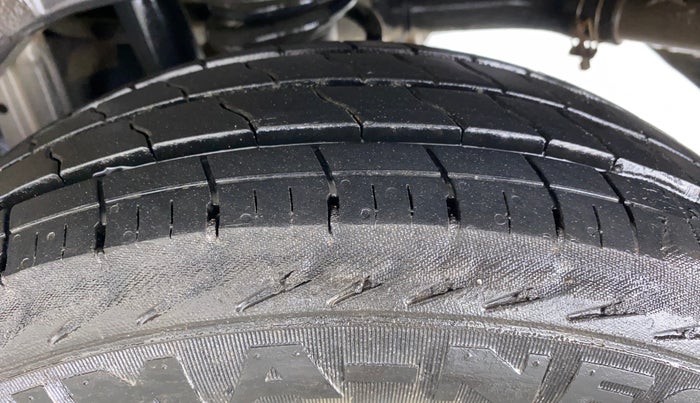 2017 Maruti Alto K10 LXI CNG (AIRBAG), CNG, Manual, 96,193 km, Left Rear Tyre Tread