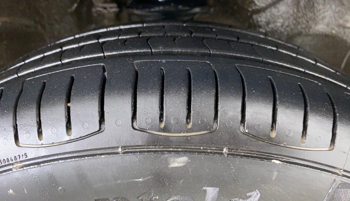 2017 Maruti Alto K10 LXI CNG (AIRBAG), CNG, Manual, 96,193 km, Right Front Tyre Tread