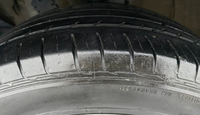 2020 KIA SELTOS HTX 1.5 PETROL MT, Petrol, Manual, 31,348 km, Left Front Tyre Tread
