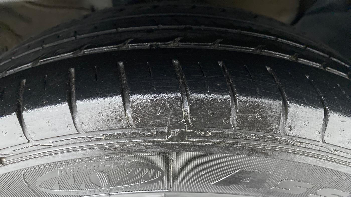2020 KIA SELTOS HTX 1.5 PETROL MT, Petrol, Manual, 31,348 km, Right Front Tyre Tread
