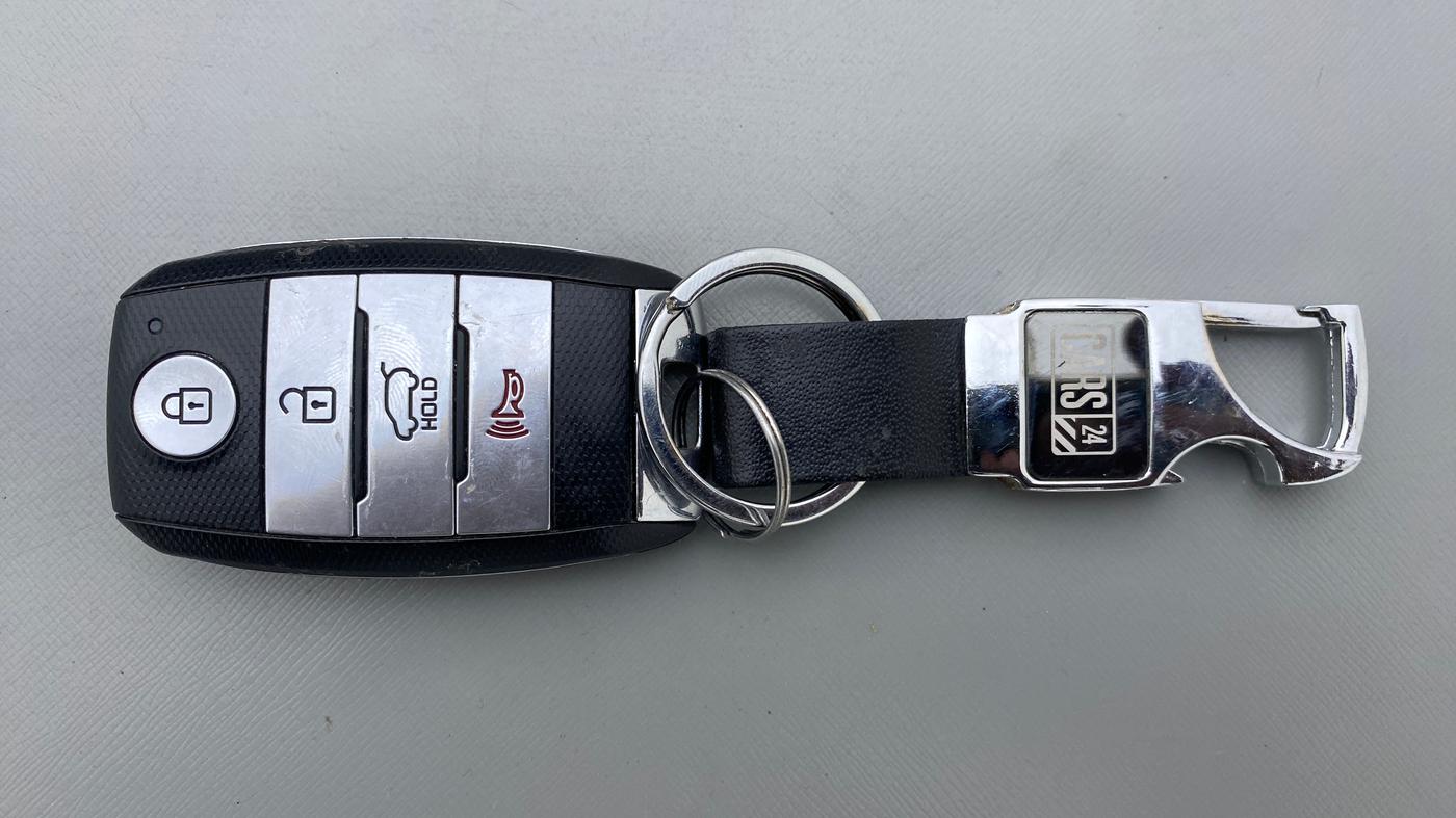 2020 KIA SELTOS HTX 1.5 PETROL MT, Petrol, Manual, 31,348 km, Key Close Up