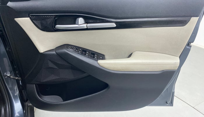 2020 KIA SELTOS HTX 1.5 PETROL MT, Petrol, Manual, 31,348 km, Driver Side Door Panels Control