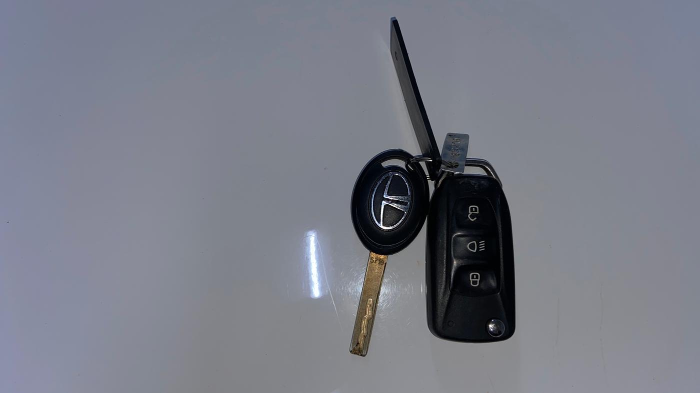 2023 Tata Tiago XT CNG, CNG, Manual, 52,481 km, Key Close Up