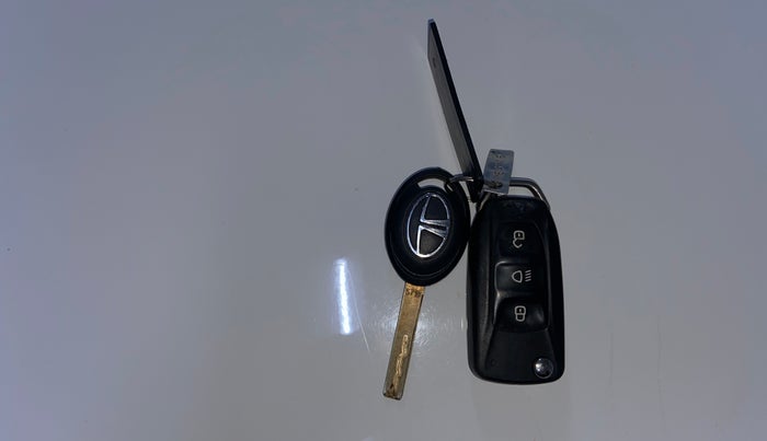 2023 Tata Tiago XT CNG, CNG, Manual, 52,481 km, Key Close Up