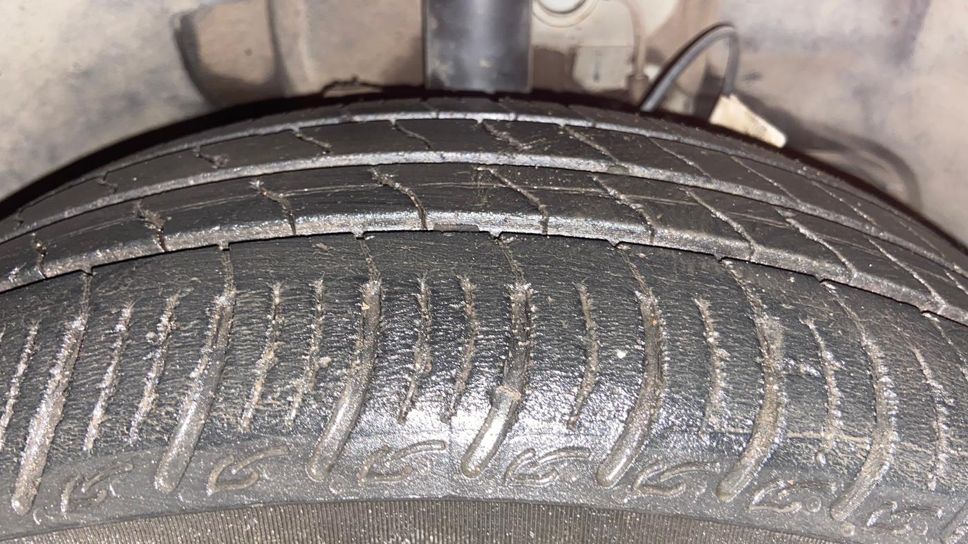 2023 Tata Tiago XT CNG, CNG, Manual, 52,481 km, Right Front Tyre Tread