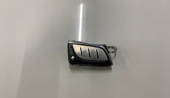 2023 KIA SONET  HTE 1.5 DIESEL IMT , Diesel, Manual, 45,477 km, Key Close Up