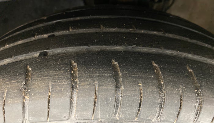 2018 Volkswagen Vento 1.2 TSI HIGHLINE PLUS AT, Petrol, Automatic, 56,924 km, Left Front Tyre Tread