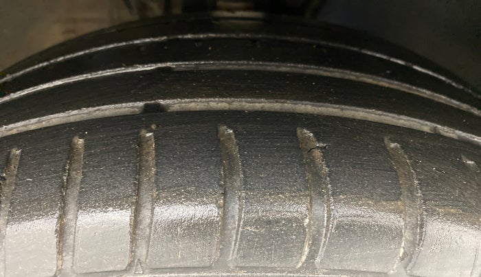 2018 Volkswagen Vento 1.2 TSI HIGHLINE PLUS AT, Petrol, Automatic, 56,924 km, Right Front Tyre Tread