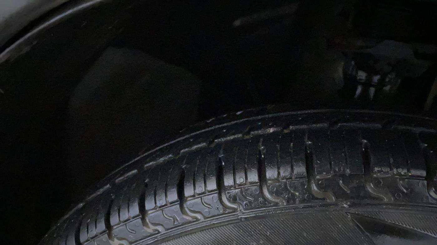 2018 Renault Kwid RXL, Petrol, Manual, 45,837 km, Right Front Tyre Tread
