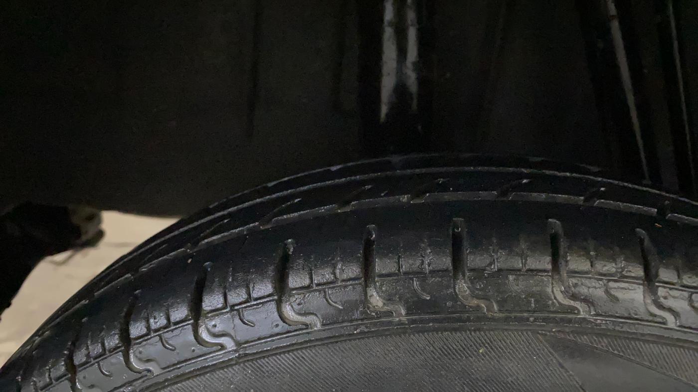 2018 Renault Kwid RXL, Petrol, Manual, 45,837 km, Right Rear Tyre Tread
