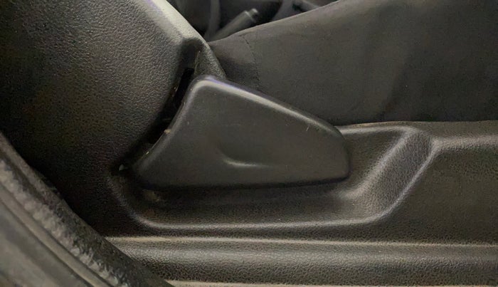 2018 Renault Kwid RXL, Petrol, Manual, 45,635 km, Driver Side Adjustment Panel