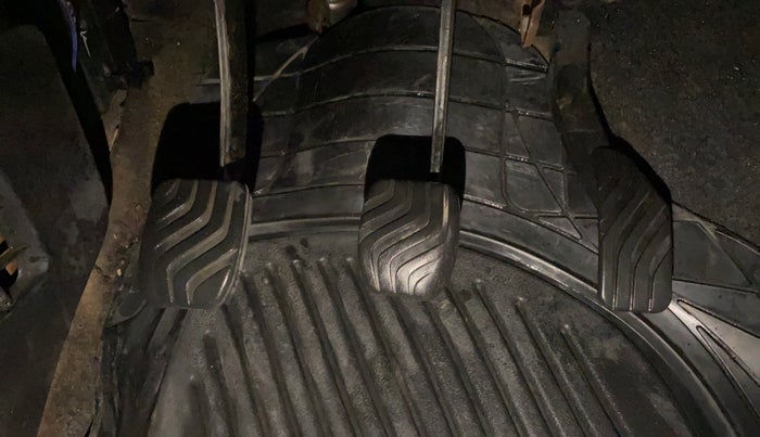 2018 Renault Kwid RXL, Petrol, Manual, 45,635 km, Pedals