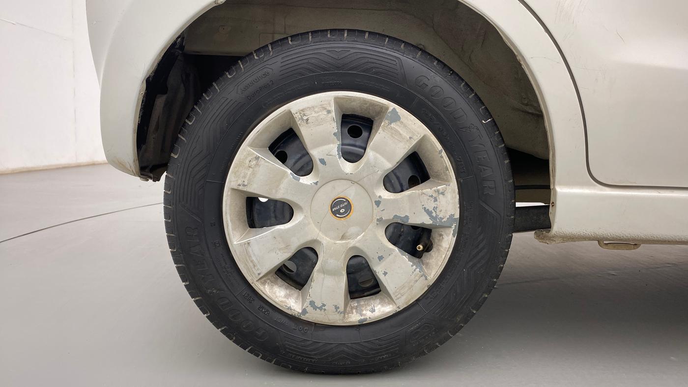 2012 Maruti A Star VXI (ABS) AT, Petrol, Automatic, 66,027 km, Right Rear Wheel