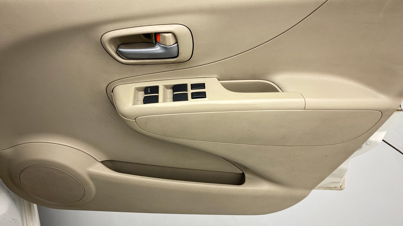 2012 Maruti A Star VXI (ABS) AT, Petrol, Automatic, 66,027 km, Driver Side Door Panels Control