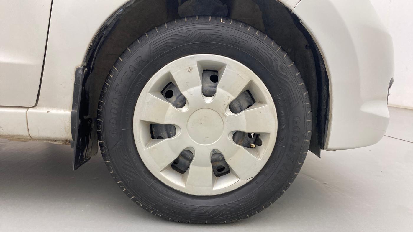 2012 Maruti A Star VXI (ABS) AT, Petrol, Automatic, 66,027 km, Right Front Wheel