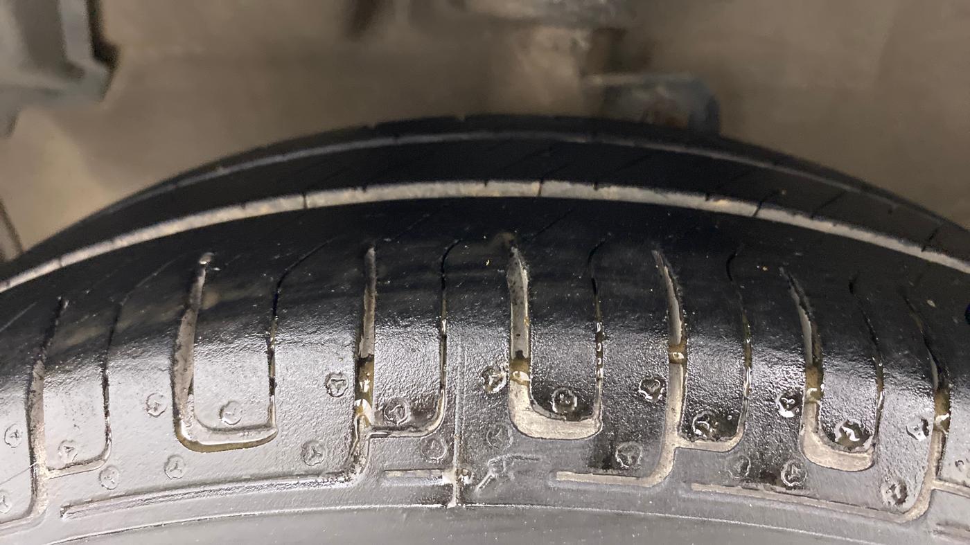 2012 Maruti A Star VXI (ABS) AT, Petrol, Automatic, 66,027 km, Left Front Tyre Tread