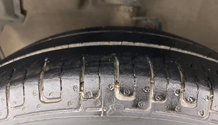 2012 Maruti A Star VXI (ABS) AT, Petrol, Automatic, 66,027 km, Left Front Tyre Tread