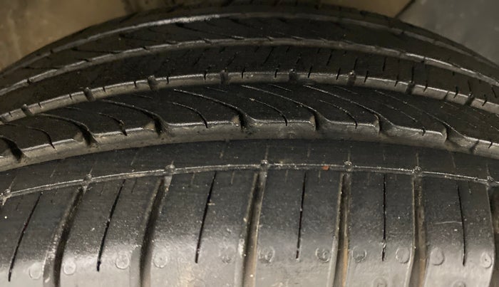 2019 Hyundai Elite i20 ASTA 1.2 (O), Petrol, Manual, 15,554 km, Right Front Tyre Tread