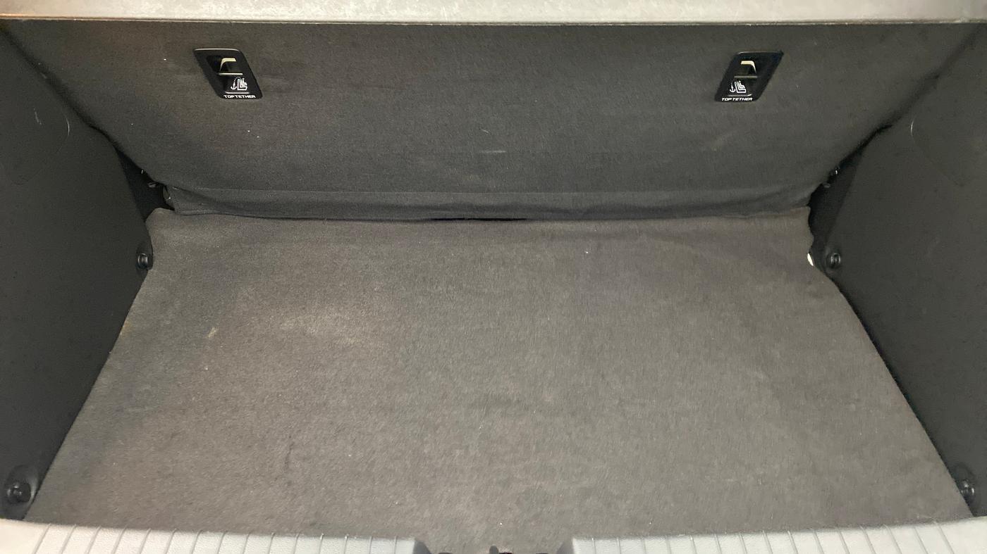 2019 Hyundai Elite i20 ASTA 1.2 (O), Petrol, Manual, 15,554 km, Boot Inside