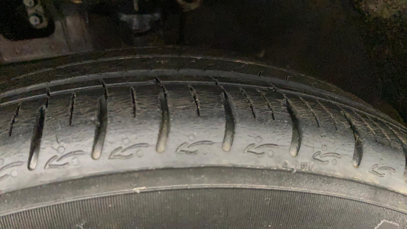 2021 Hyundai AURA SX 1.2, Petrol, Manual, 26,876 km, Left Front Tyre Tread