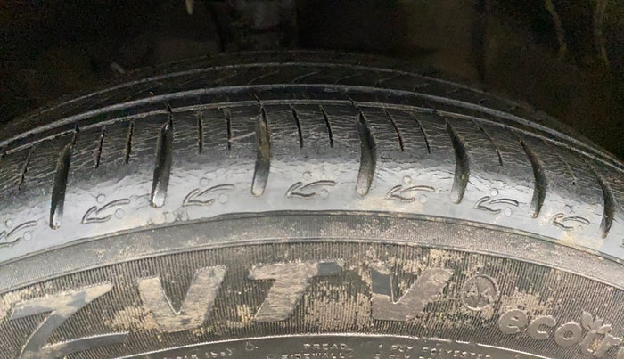 2021 Hyundai AURA SX 1.2, Petrol, Manual, 26,876 km, Right Front Tyre Tread