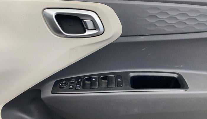 2021 Hyundai AURA SX 1.2, Petrol, Manual, 26,876 km, Driver Side Door Panels Control