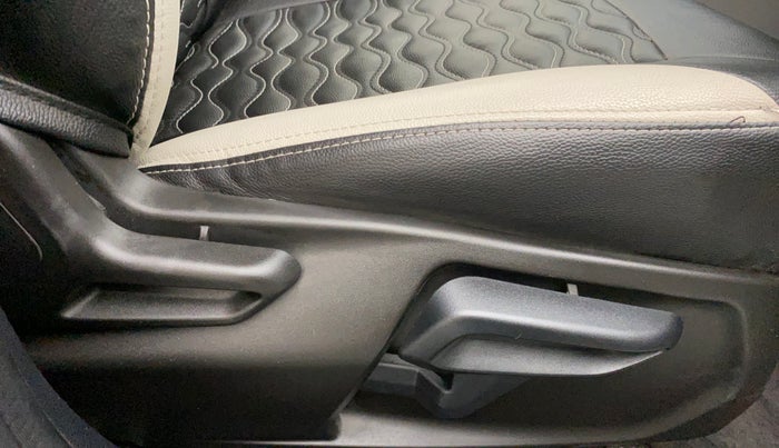 2021 Tata Tiago XZ PLUS PETROL, Petrol, Manual, 27,334 km, Driver Side Adjustment Panel