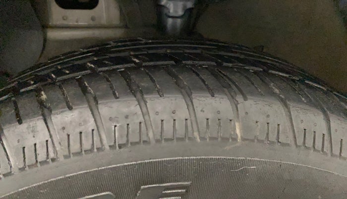 2022 Hyundai AURA S 1.2 CNG, CNG, Manual, 53,433 km, Left Front Tyre Tread