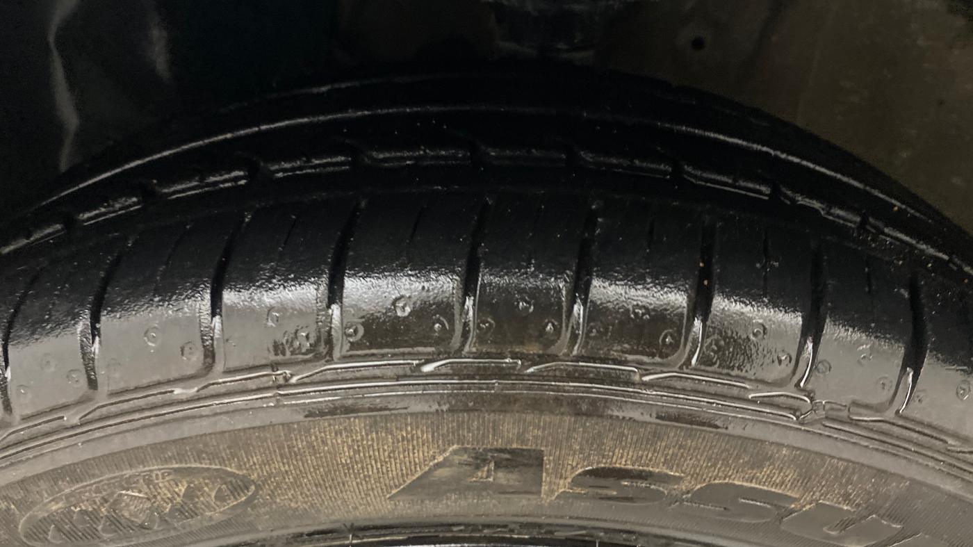 2018 Maruti IGNIS ZETA 1.2 AMT, Petrol, Automatic, 77,110 km, Left Front Tyre Tread