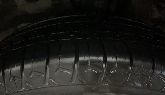 2016 Hyundai Elite i20 MAGNA 1.2, Petrol, Manual, 60,947 km, Left Rear Tyre Tread