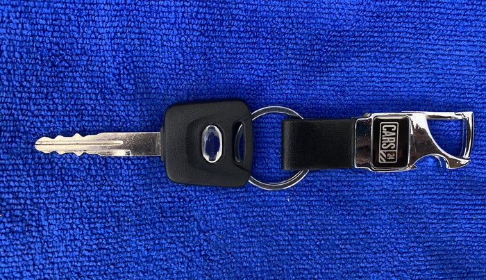 2017 Datsun Go T, Petrol, Manual, 1,02,317 km, Key Close Up