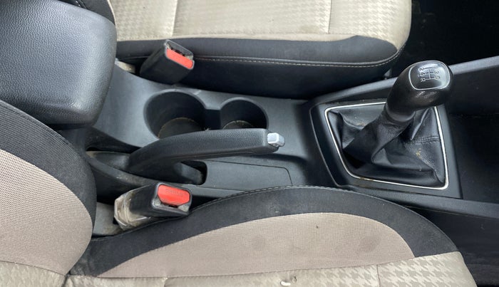 2019 Hyundai Elite i20 MAGNA PLUS 1.2, Petrol, Manual, 82,309 km, Gear Lever