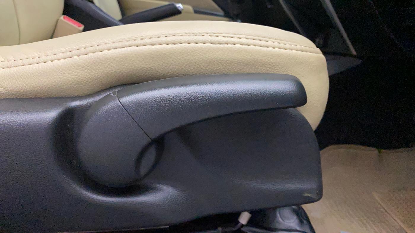 2016 Honda City 1.5L I-VTEC SV, Petrol, Manual, 1,02,623 km, Driver Side Adjustment Panel