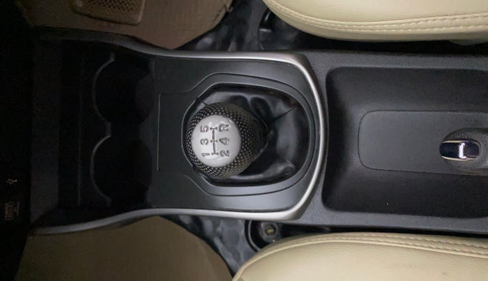 2016 Honda City 1.5L I-VTEC SV, Petrol, Manual, 1,02,619 km, Gear Lever