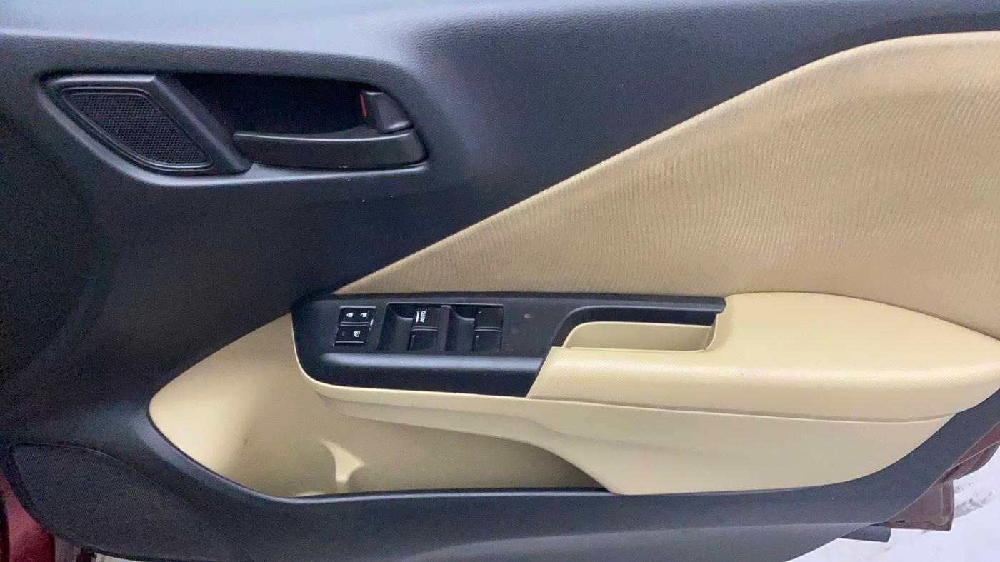 2016 Honda City 1.5L I-VTEC SV, Petrol, Manual, 1,02,623 km, Driver Side Door Panels Control