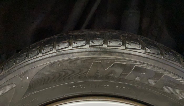 2016 Honda City 1.5L I-VTEC SV, Petrol, Manual, 1,02,619 km, Left Rear Tyre Tread