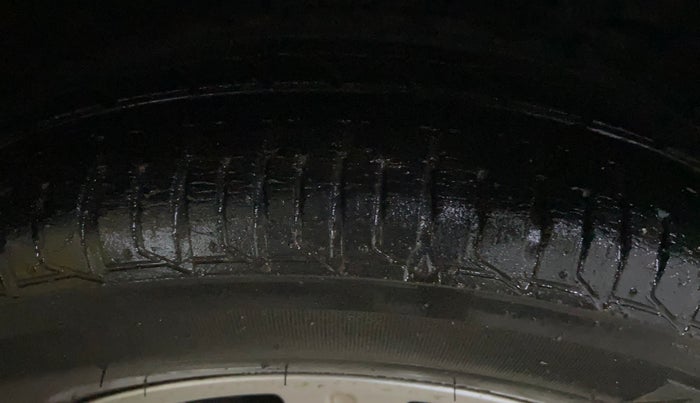 2017 Tata Tiago XZ PETROL, Petrol, Manual, 11,782 km, Right Front Tyre Tread