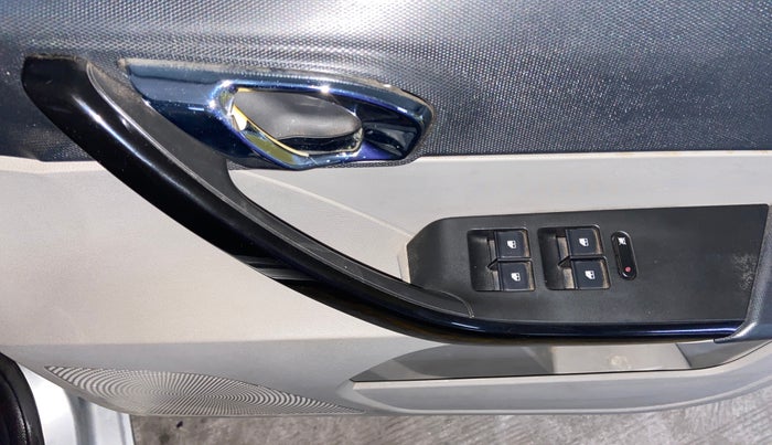 2017 Tata Tiago XZ PETROL, Petrol, Manual, 11,782 km, Driver Side Door Panels Control