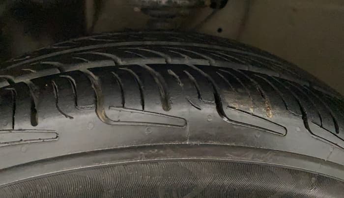2017 Maruti IGNIS DELTA 1.2 AMT, Petrol, Automatic, 80,848 km, Left Front Tyre Tread