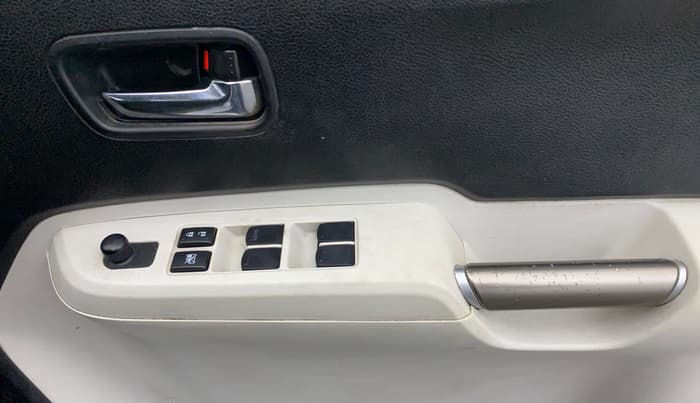2017 Maruti IGNIS DELTA 1.2 AMT, Petrol, Automatic, 80,848 km, Driver Side Door Panels Control