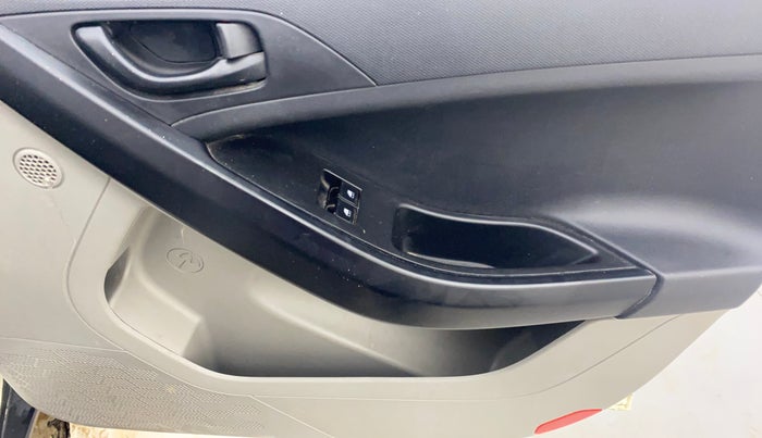 2018 Tata NEXON XE PETROL, Petrol, Manual, 40,444 km, Driver Side Door Panels Control