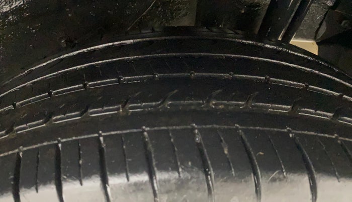2018 Tata NEXON XE PETROL, Petrol, Manual, 40,444 km, Left Rear Tyre Tread