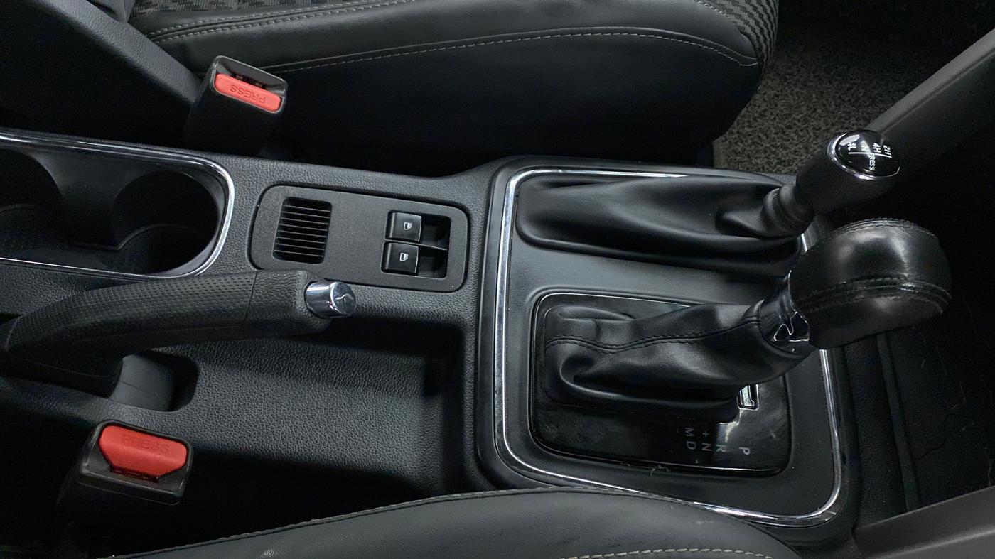 2021 Mahindra Thar LX PETROL HT 4WD AT, Petrol, Automatic, 14,301 km, Gear Lever