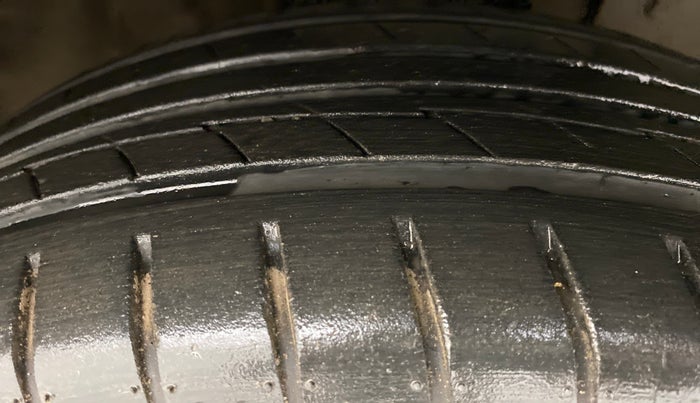 2013 Honda City V AT SUNROOF, Petrol, Automatic, 54,433 km, Right Front Tyre Tread