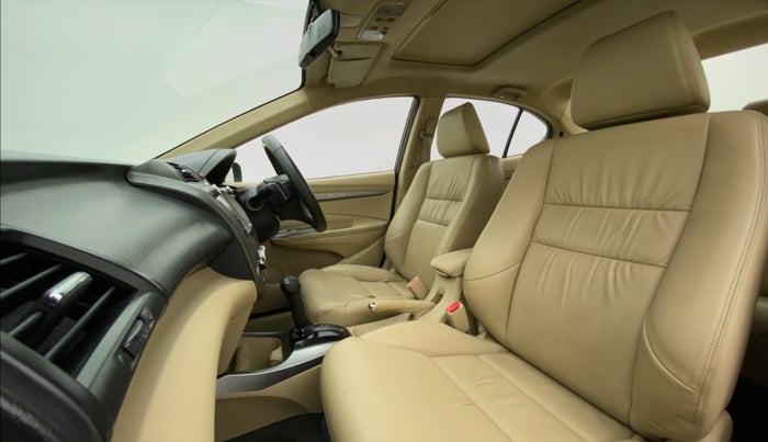 2013 Honda City V AT SUNROOF, Petrol, Automatic, 54,433 km, Right Side Front Door Cabin